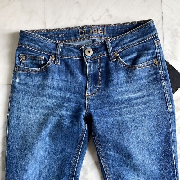 DL1961 Angel Mid Rise Cigarette Jeans - Picture 2 of 9